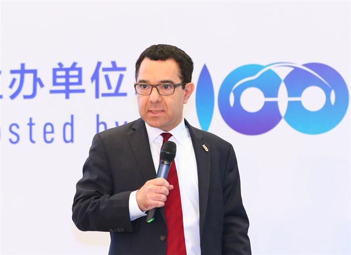 未来出行探讨：电动汽车成为主流市场的那一天或许比想象更快