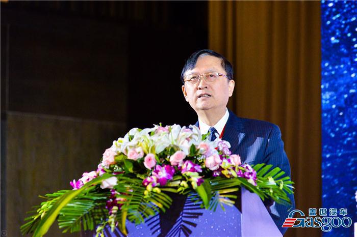 【2018全球自动驾驶论坛】中国汽车人才研究会执行副理事长兼秘书长朱明荣：在汽车创新驱动发展转型关键期 智能化和网联化是新发展趋势