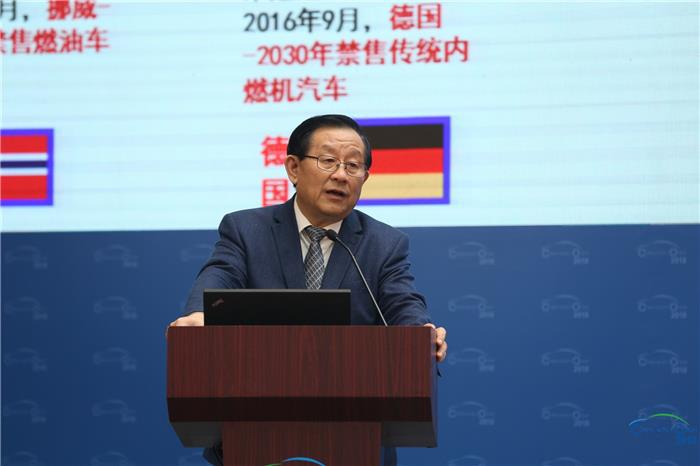 万钢：中国新能源汽车的改革开放和创新发展