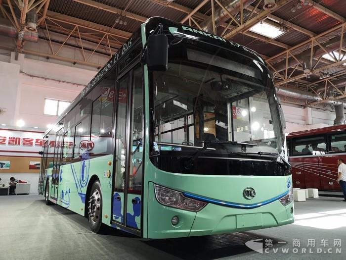 纯电动客车破1.4万辆暴增782% 还有百辆燃料电池车来助阵