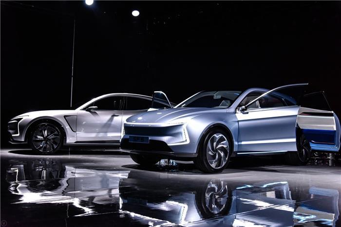 SF MOTORS两款新车全球首发  定位智能纯电动SUV