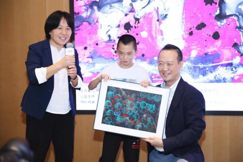 现代汽车集团助力脑瘫儿童行走公益画展暨义卖活动正式启动