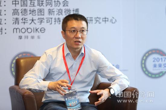 从个体智能到全局智能 自动驾驶道阻且长