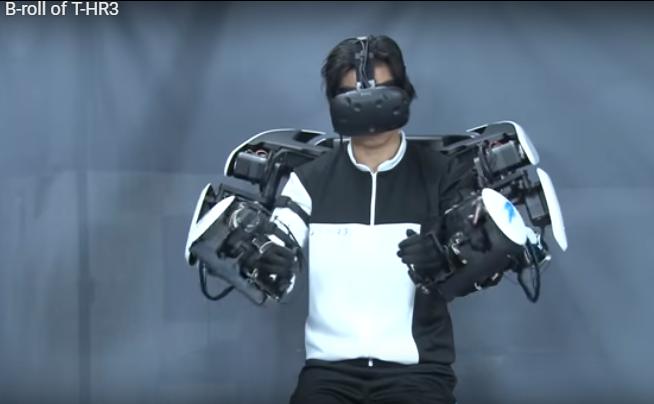 丰田发布第三代人形机器人T-HR3 佩戴式设备助力动作模仿及物理交互