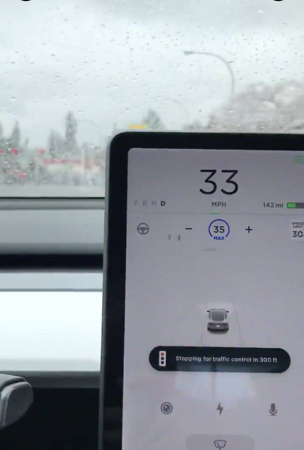 特斯拉Autopilot可识别交通灯和停车标志 更多细节曝光