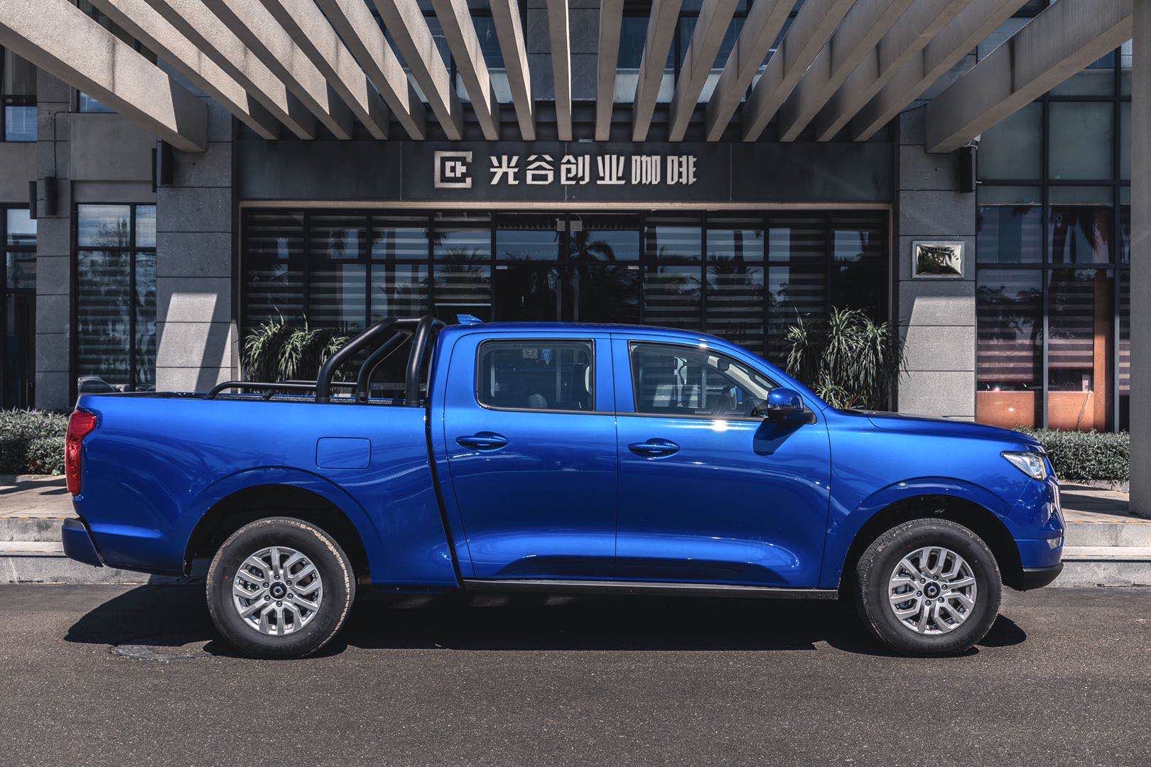 长城炮乘/商用皮卡柴油8AT正式上市 11.78万起售