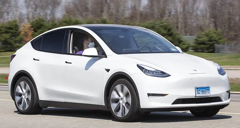 《消费者报告》轻易骗过特斯拉Model Y，驾驶位无人也可行驶