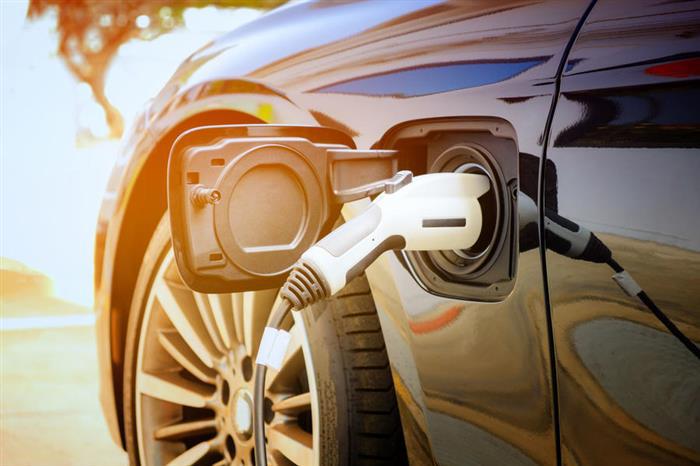 新能源汽车：与理想背道而驰？