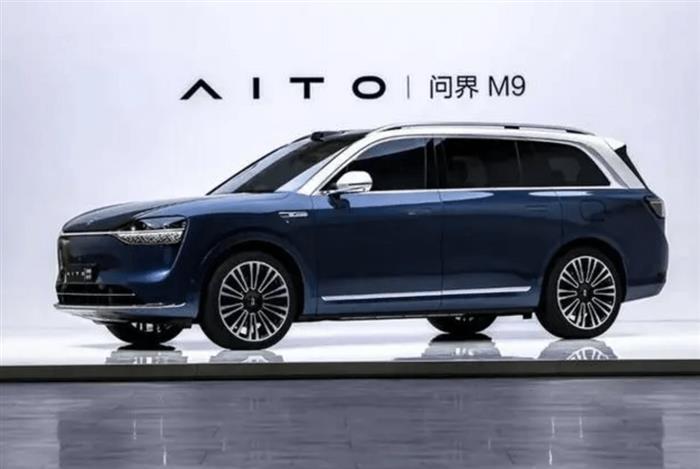 问界明年发布改款M5和M8，全年销量冲击60万！和理想展开新势力头部大战