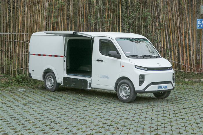 大方量、明窗、智驾+超充，还有啥？2024年那些上市的新VAN车