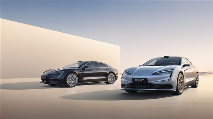 仰望U7上市售62.8万元起 云辇-Z+易四方开启新能源汽车“四电时代”