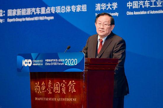 苗圩：车市两年内触底企稳 新能源长期向好
